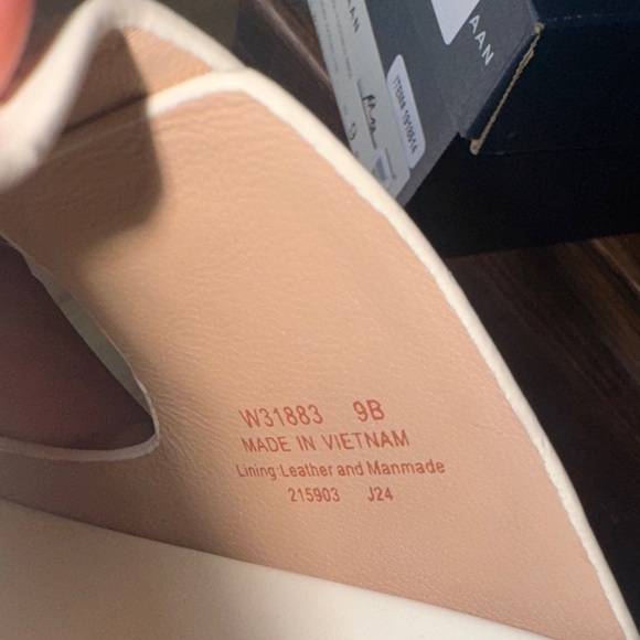 Cole Haan NEW NIB Beige Slide Sandals with Gold Buckles Marisol patent - Picture 6 of 8